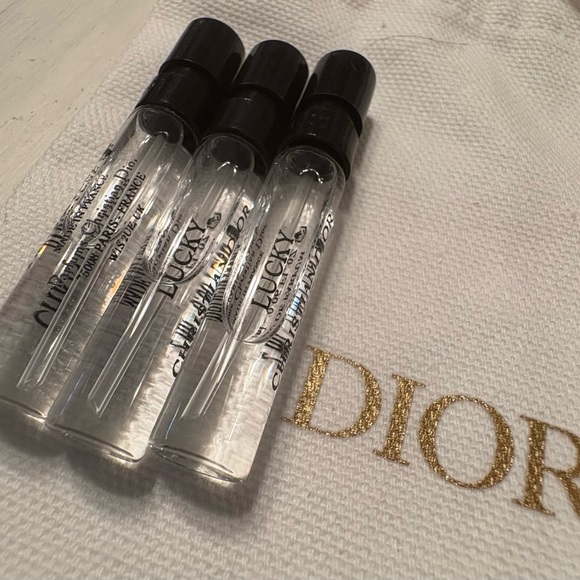 Dior jewelry holder. 2 Dior drawstring bags and 3 Lucky samples. - Picture 2 of 2